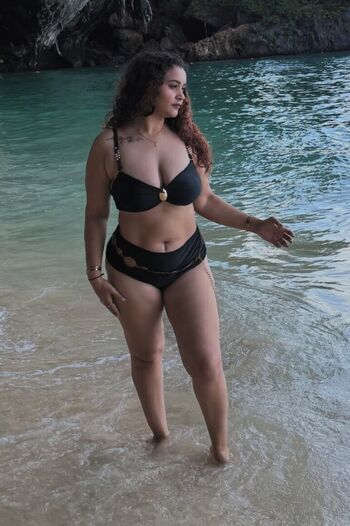 Full leaked Anjuthecurlygirl private onlyfans photo