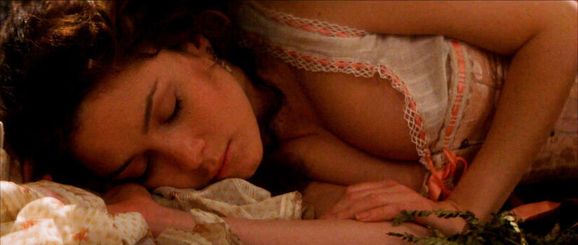 Full leaked Anna friel private photo