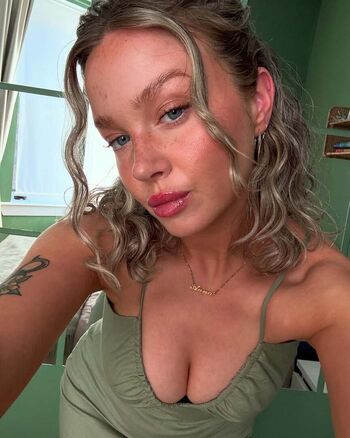 Full leaked Anna shields private onlyfans photo