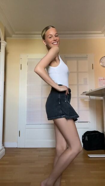 Full leaked Annaaaurelia private onlyfans photo