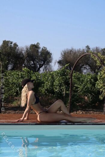 Full leaked Annaauroraegger private photo