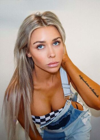 Full leaked Annalisemishler private photo