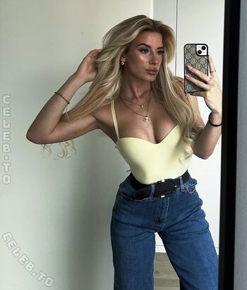 Full leaked Annamhfm private photo