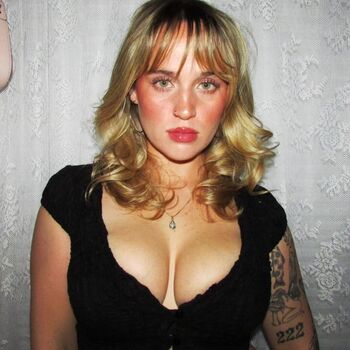 Full leaked Annasauvee private onlyfans photo