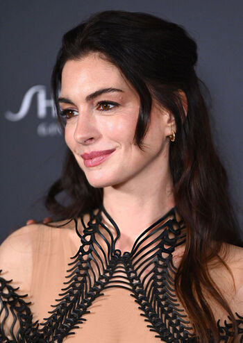 Anne Hathaway