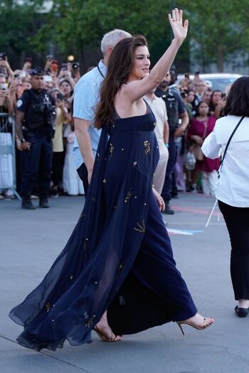 Full leaked Anne hathaway page private photo