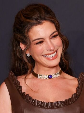 Full leaked Anne hathaway page private photo