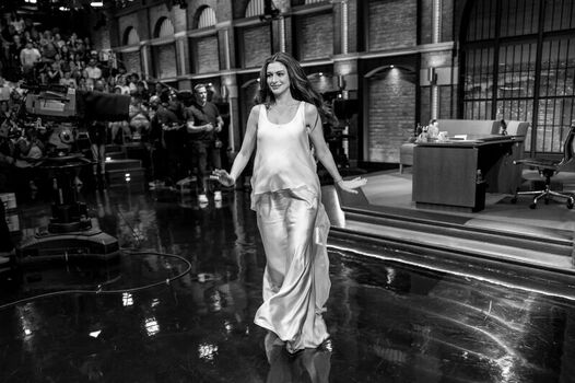Full leaked Anne hathaway page private photo