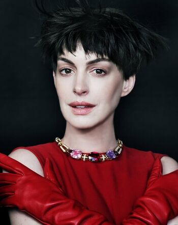 Full leaked Anne hathaway private photo