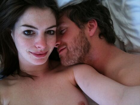 Full leaked Anne hathaway private photo