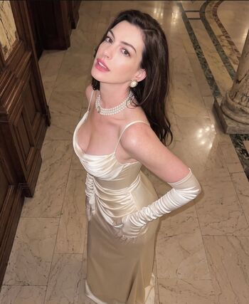 Anne Hathaway