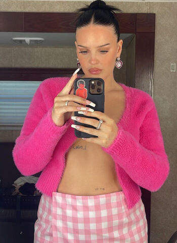 Full leaked Anne marie private photo