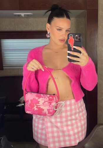 Full leaked Anne marie private photo