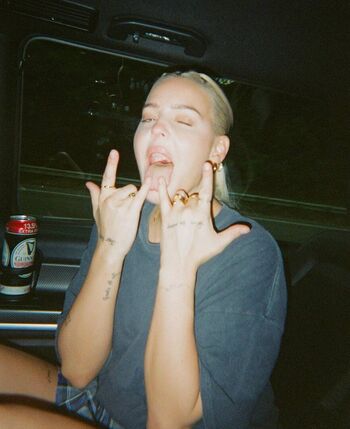 Full leaked Annemarie private photo