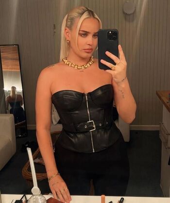 Full leaked Annemarie private photo