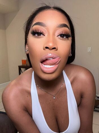 Full leaked Annemoore private onlyfans photo