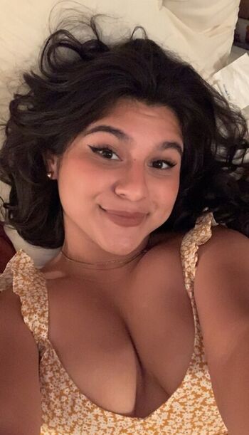 Full leaked Anniesbookstore private photo