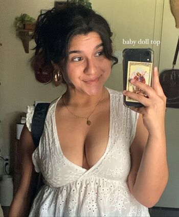 Full leaked Anniesbookstore private photo