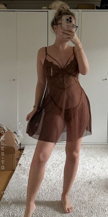 Full leaked Annmariedtz private onlyfans photo