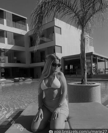 Full leaked Annmariedtz page private photo