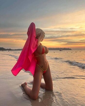 Full leaked Annushka da private onlyfans photo