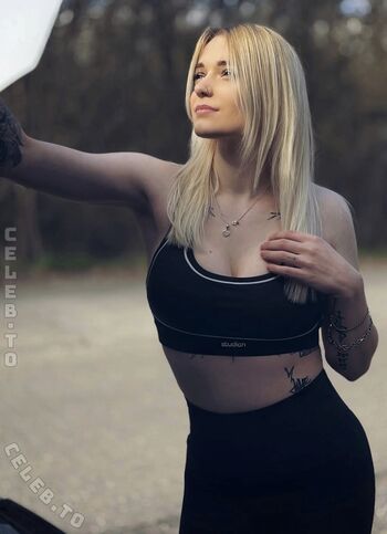 Full leaked Anny vans private onlyfans photo