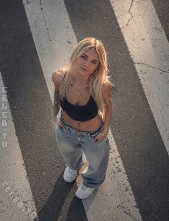 Full leaked Anny vans private photo