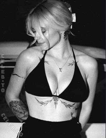 Full leaked Anny vans page private photo