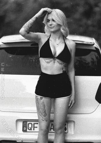 Full leaked Anny vans page private photo