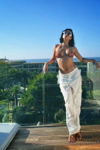 Full leaked Anonymiss private photo