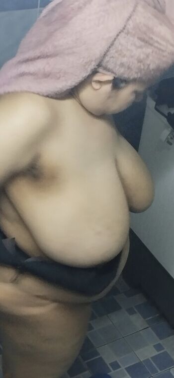 Full leaked Anouk busty private photo