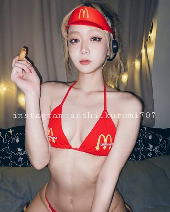 Full leaked Anshi kuromi private onlyfans photo