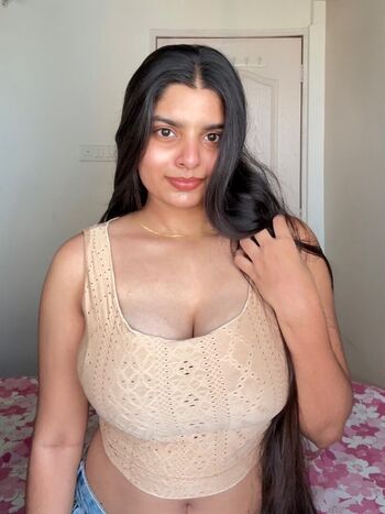 Full leaked Anushka deokate private photo