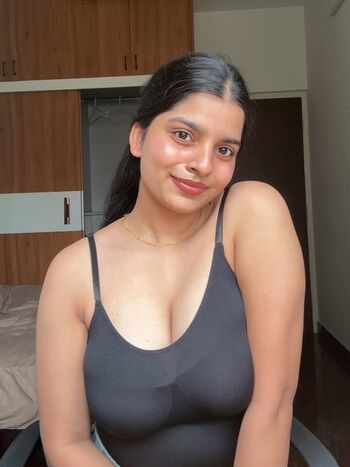 Full leaked Anushka deokate private photo