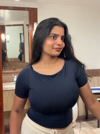 Full leaked Anushka deokate private photo