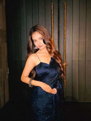 Full leaked Anushka sen private photo