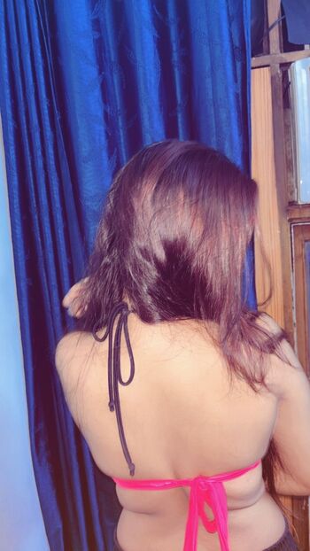 Full leaked Anushka solanki page private photo