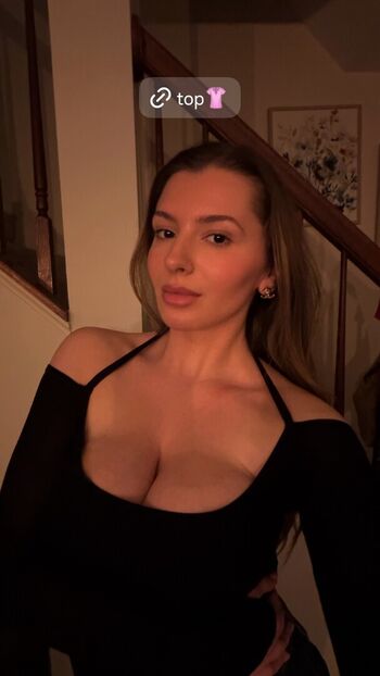 Full leaked Anxhelz private photo