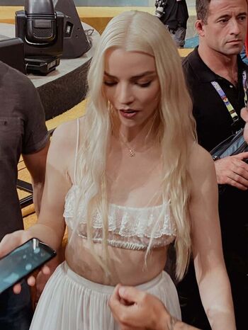 Full leaked Anya taylor joy  page private onlyfans photo