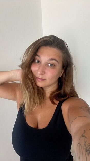 Full leaked Apoline perret private photo