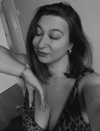 Full leaked Apoline perret private photo