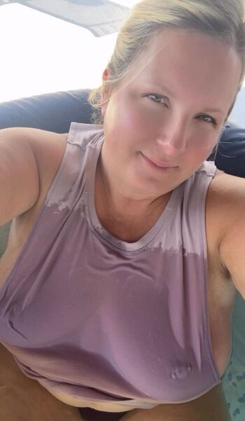 Full leaked April blondie private onlyfans photo