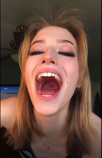 Full leaked Aprilburps private photo