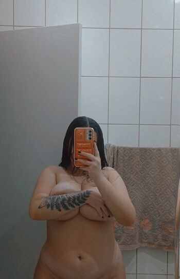 Full leaked Apron bellies private photo