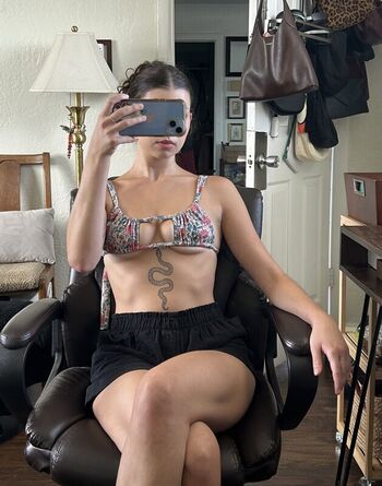 Full leaked Aquariusdays private photo