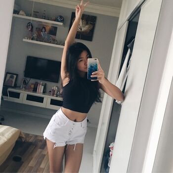 Full leaked Arathehotwife private photo