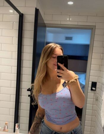 Full leaked Areliann private photo