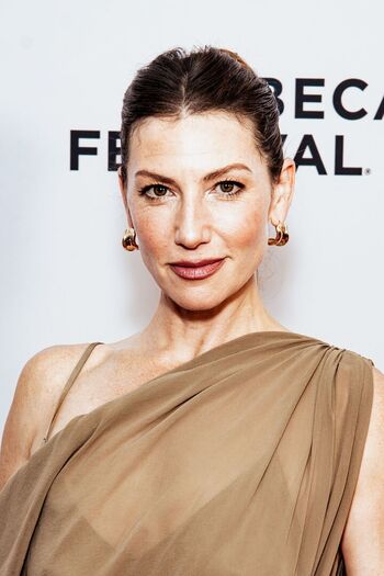 Full leaked Ari graynor private photo