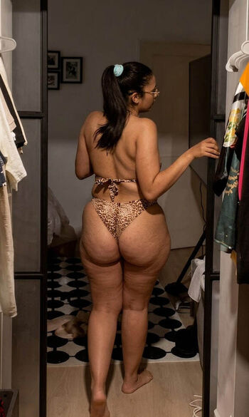 Full leaked Ari v private photo