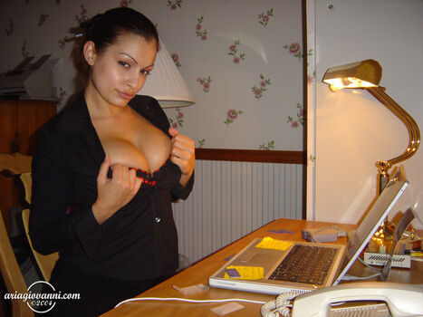 Full leaked Aria giovanni page private photo